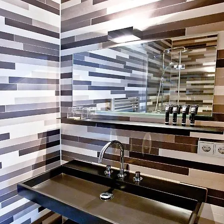 V Lofts Ξενοδοχείο με διαμερίσματα 4*