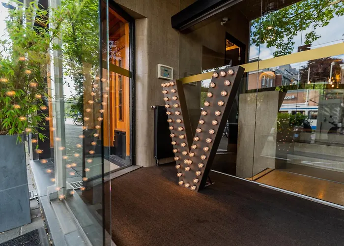 Lägenhetshotell V Lofts 4*