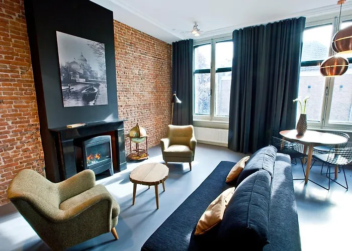 Lägenhetshotell V Lofts 4*